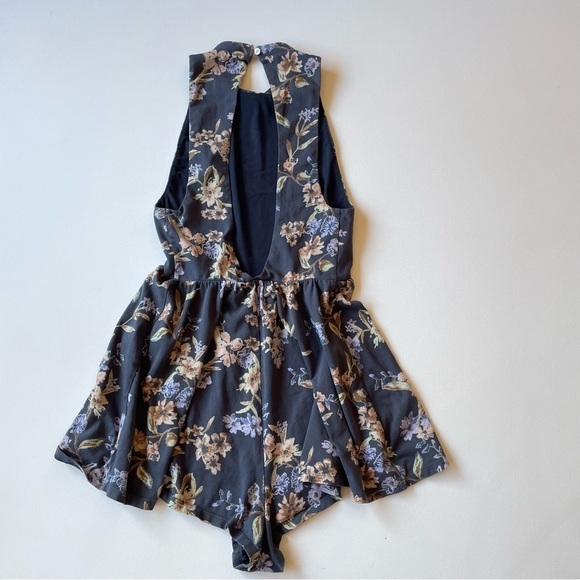 KIMCHI Blue Rebecca Floral Mock Neck Romper Size Small - Picture 5 of 16